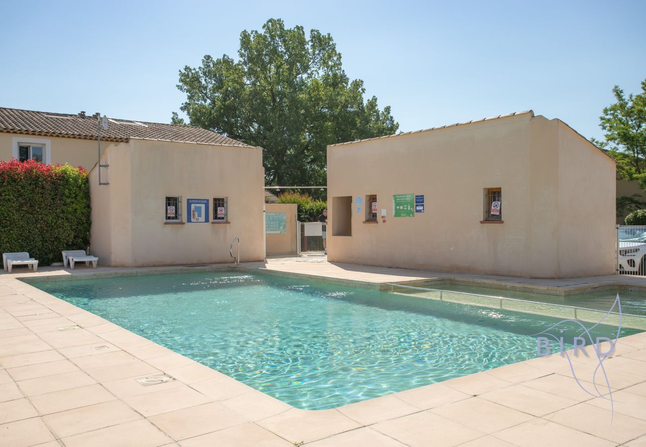 Appartement à Tourrettes - Charmante maison jumelé avec piscine commune