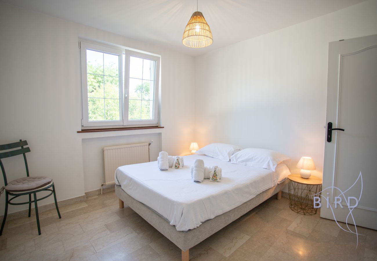 Maison à Mougins - Charmante maison familiale avec piscine 