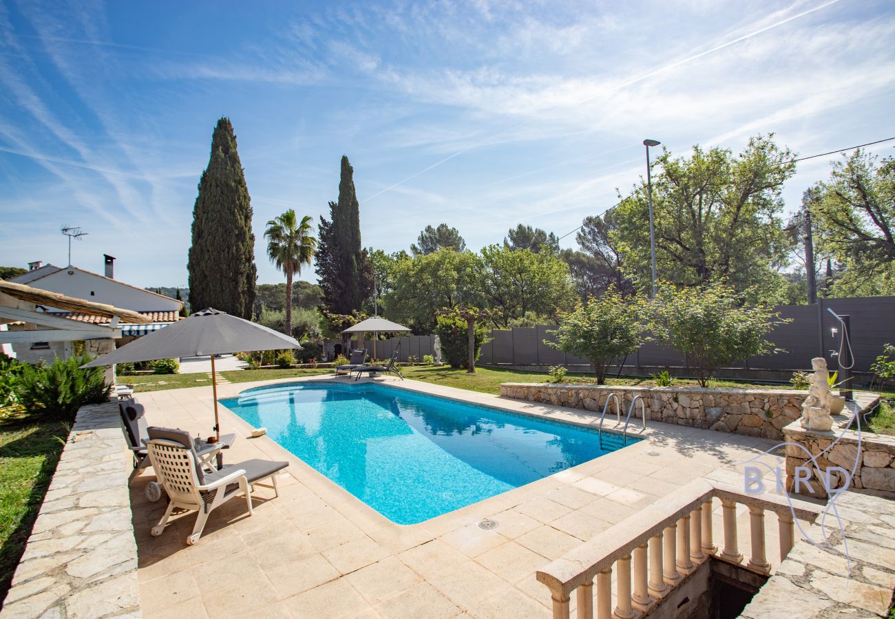 Maison à Mougins - Charmante maison familiale avec piscine 