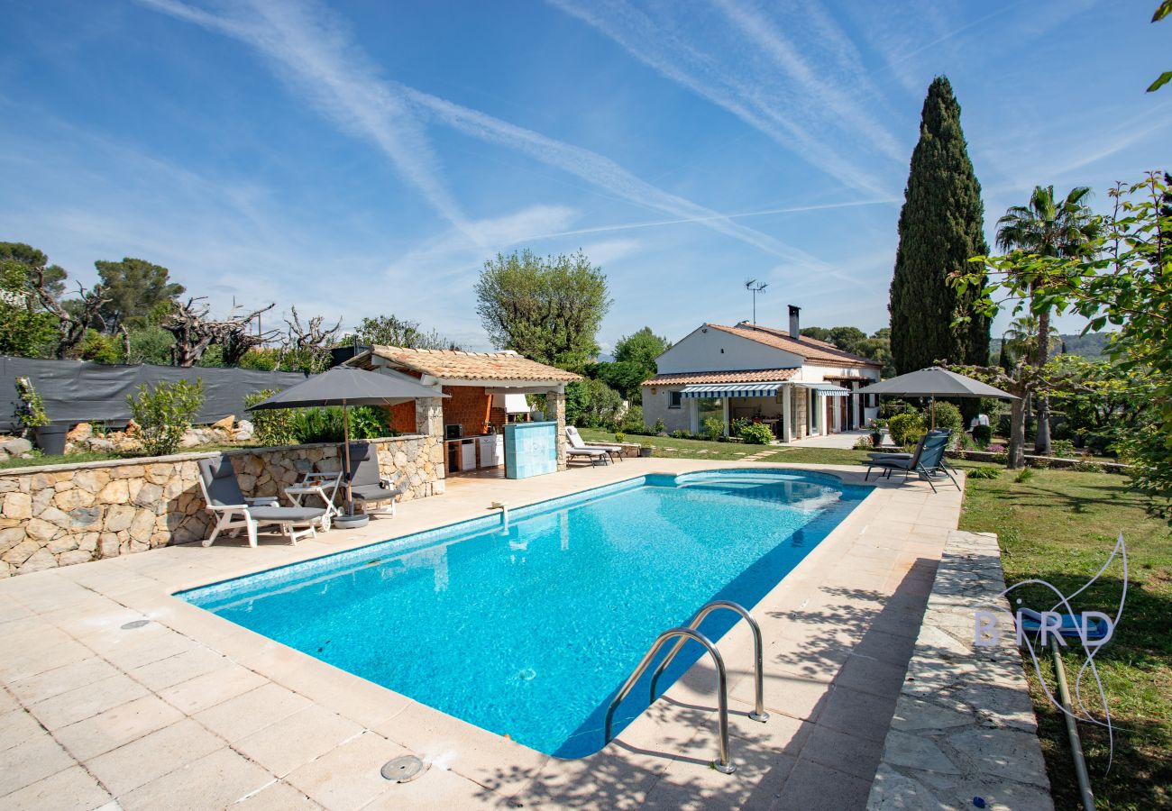 Maison à Mougins - Charmante maison familiale avec piscine 
