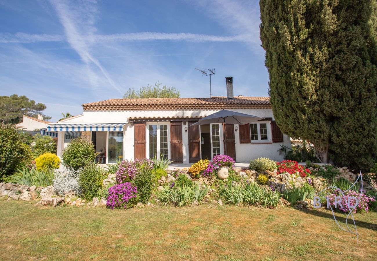 Maison à Mougins - Charmante maison familiale avec piscine 