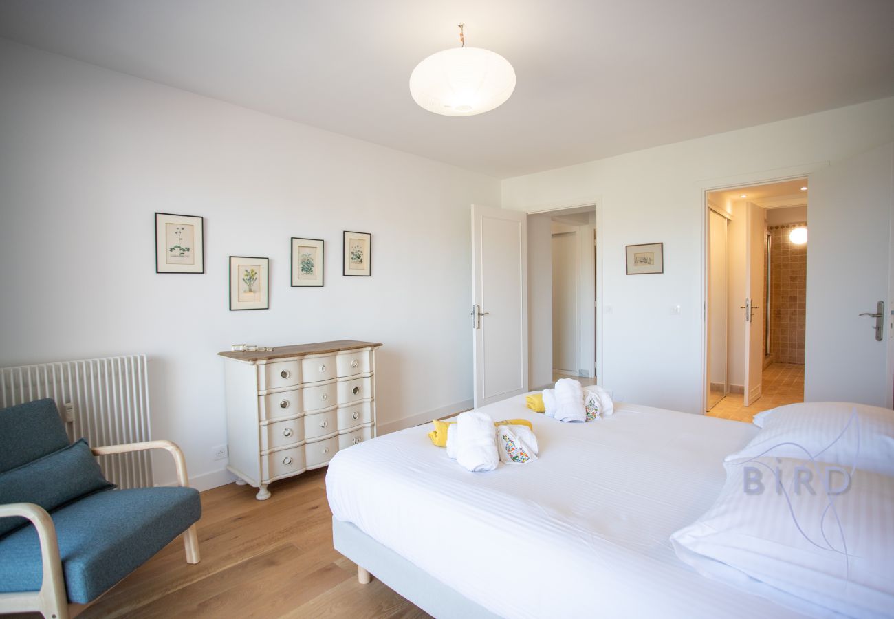 Appartement à Antibes - T3 d’exception avec terrasse & vue mer/port/Fort Vauban