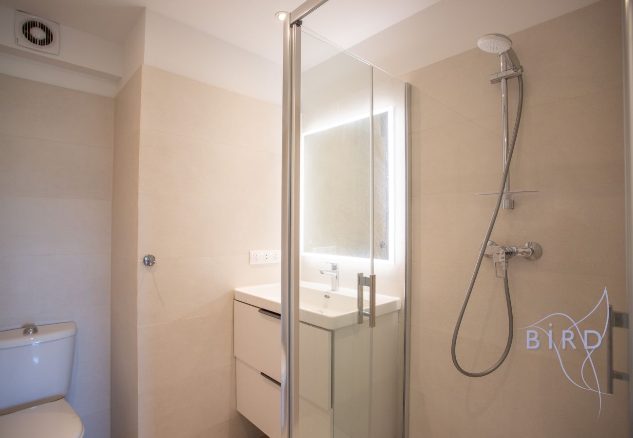 Appartement à Antibes - T3 d’exception avec terrasse & vue mer/port/Fort Vauban