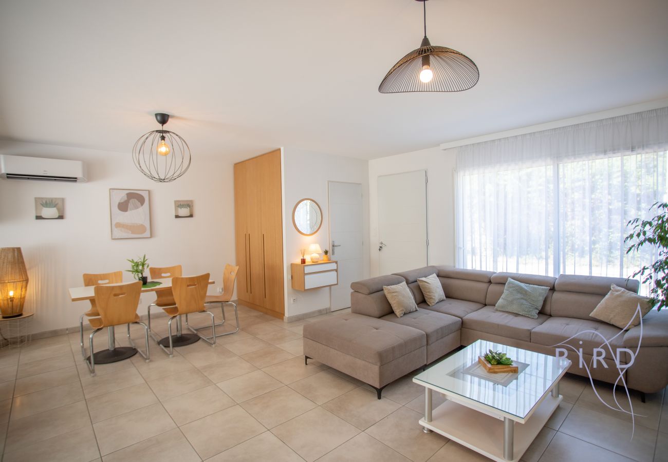 Maison mitoyenne à Callian - Charmante maison mitoyenne avec terrasse, jacuzzi privatif et jardin