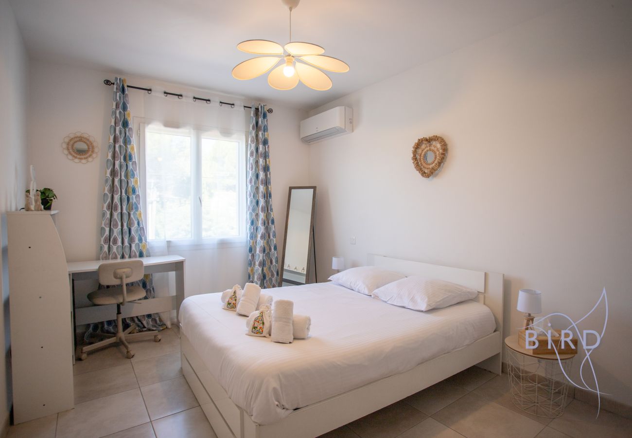 Maison mitoyenne à Callian - Charmante maison mitoyenne avec terrasse, jacuzzi privatif et jardin