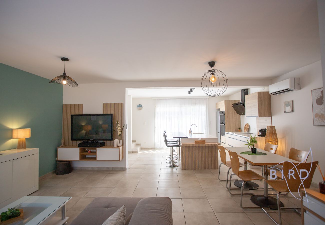 Maison mitoyenne à Callian - Charmante maison mitoyenne avec terrasse, jacuzzi privatif et jardin