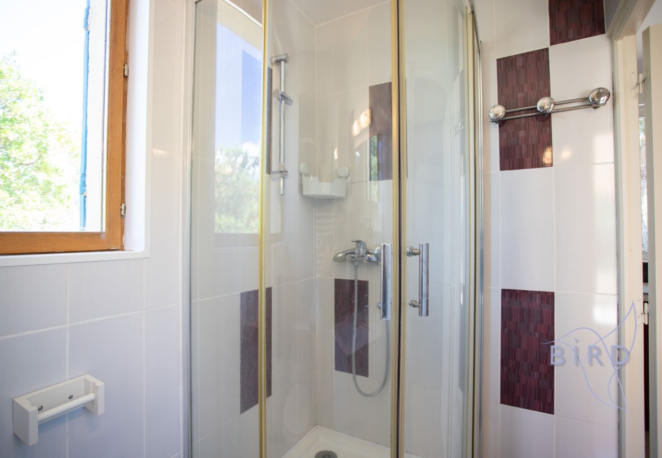 Maison à Saint-Paul-en-Forêt - Charmant gîte climatisé avec piscine