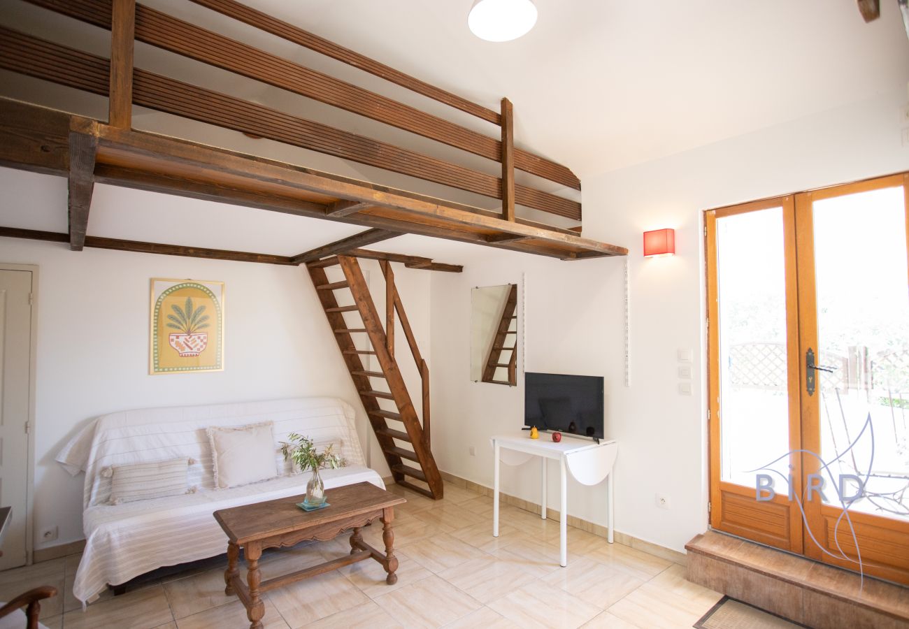 Maison à Saint-Paul-en-Forêt - Charmant gîte climatisé avec piscine