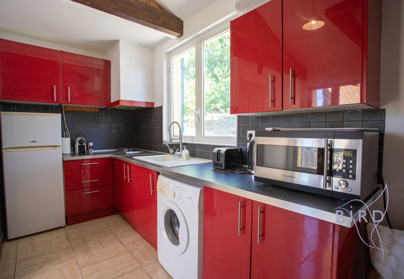 Maison à Saint-Paul-en-Forêt - Charmant gîte climatisé avec piscine