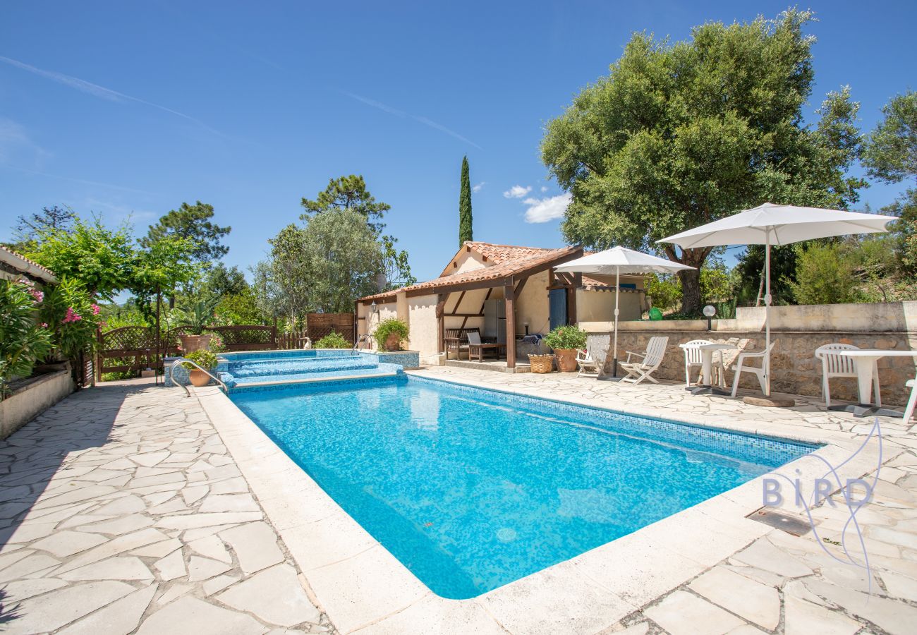 Maison à Saint-Paul-en-Forêt - Charmant gîte climatisé avec piscine