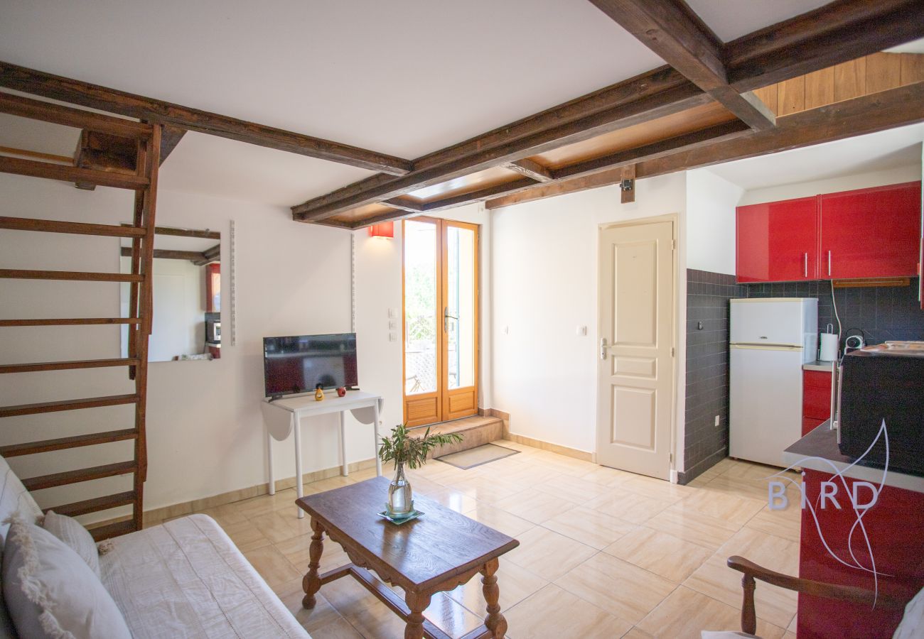 Maison à Saint-Paul-en-Forêt - Charmant gîte climatisé avec piscine