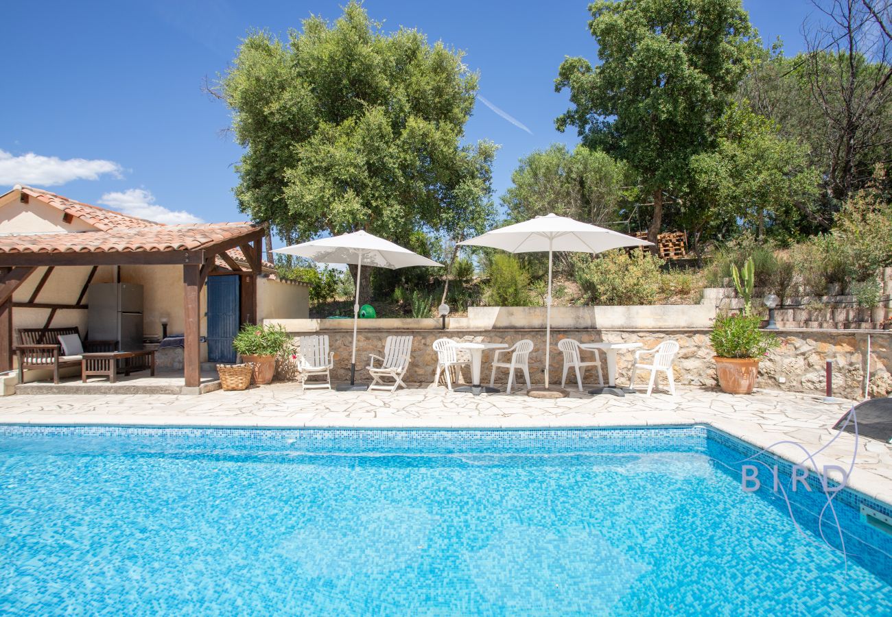 Maison à Saint-Paul-en-Forêt - Charmant gîte climatisé avec piscine