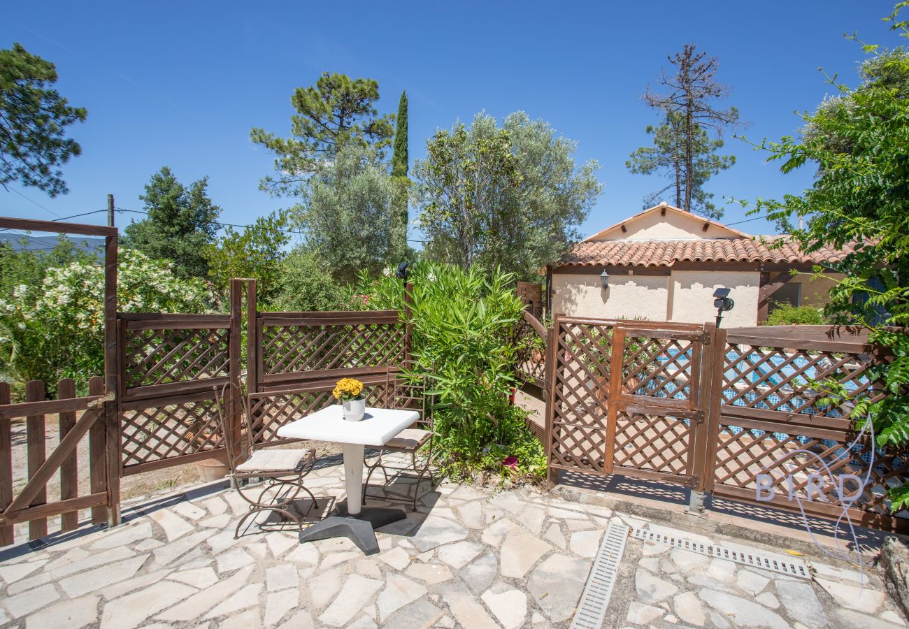 Maison mitoyenne à Saint-Paul-en-Forêt - Domaine privatif avec 2 gîtes, piscine et terrasses 